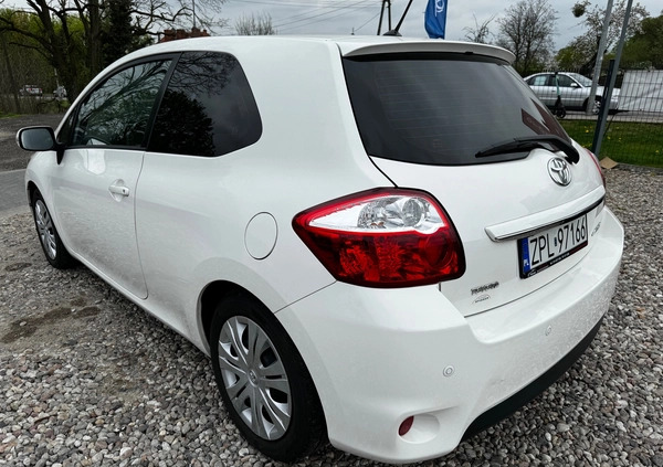 Toyota Auris cena 27050 przebieg: 121500, rok produkcji 2010 z Suwałki małe 154